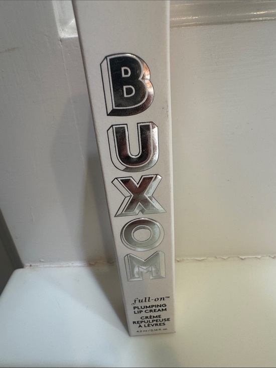 Buxom Other - Buxom Full-On Plumping Lip Cream in Berry Blast New in box